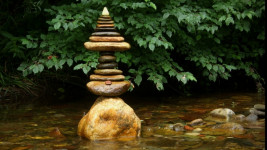 land art Double Pyramid